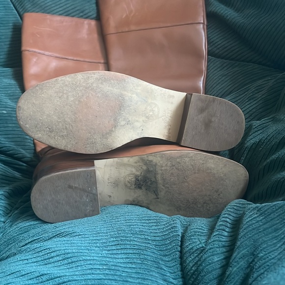 Michael Kors Bryce Tall boot, size 6M. - Picture 4 of 11